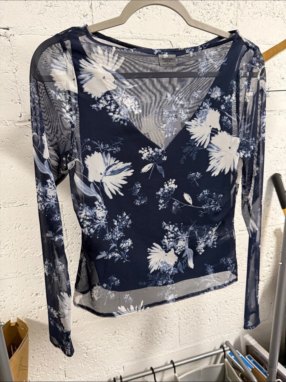 Floral Mesh Long Sleeve Top - Navy/White Abercrombie & Fitch NWT - Size Medium